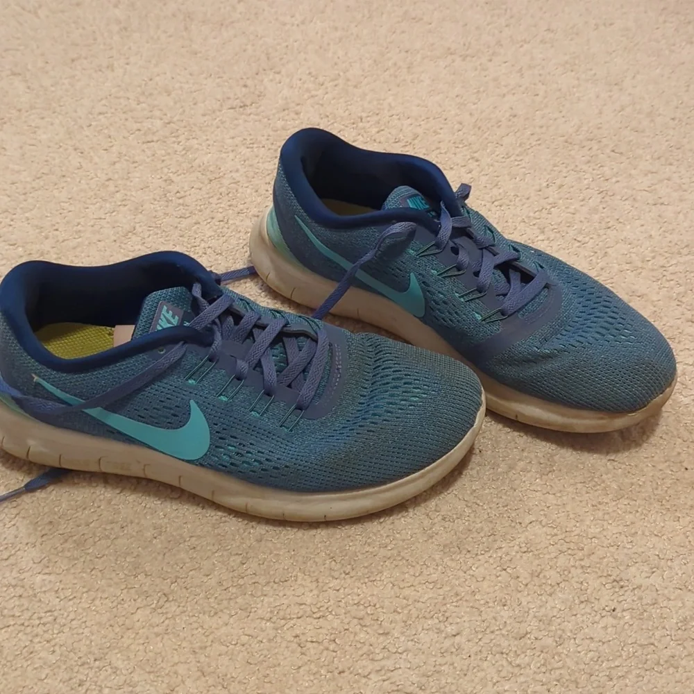 Nike Free RN women's sneakers size 8 laundered same day shipping - Picture 1 of 9